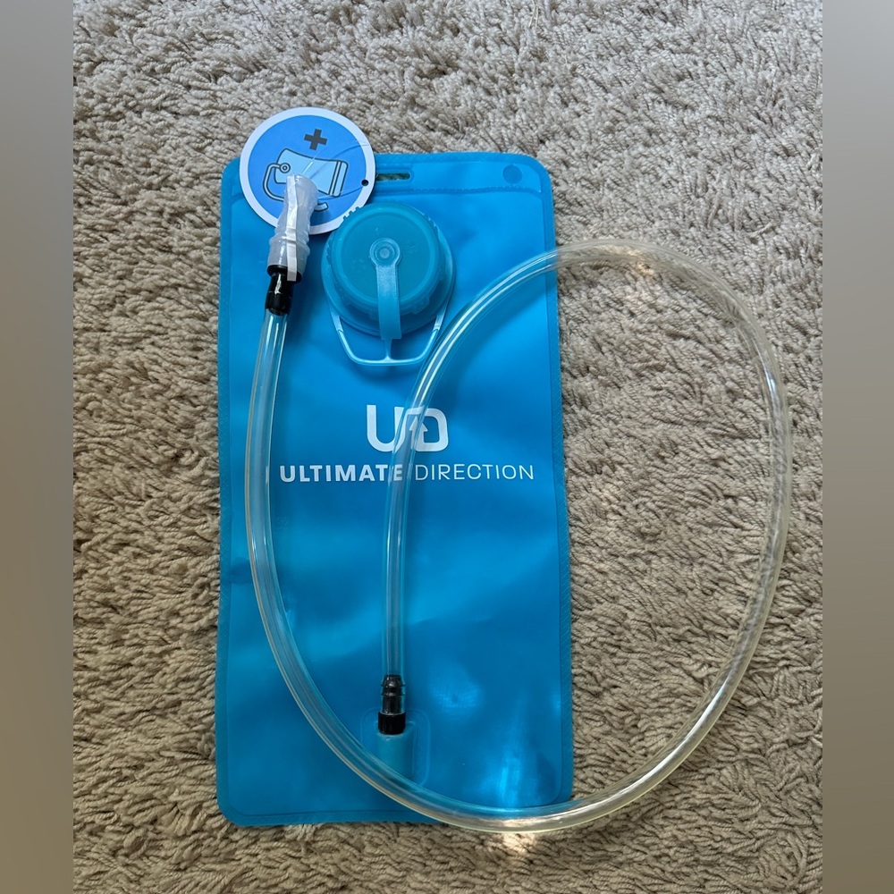 ULTIMATE DIRECTION 1.5L RESERVOIR NEVER USED
